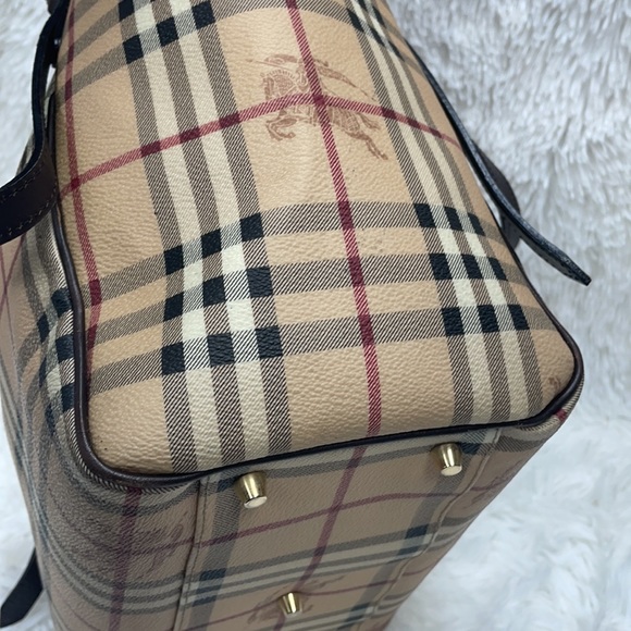 BURBERRY HAYMARKET CHECK  LEATHER/PVC TOTE WITH REMOVEABLE POUCH FINAL SALE - Picture 6 of 16